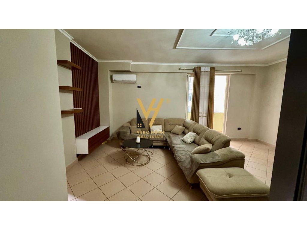JEPET APARTAMENT 2+1+BLK ME QIRA TE KODRA E DIELLIT 700 EURO