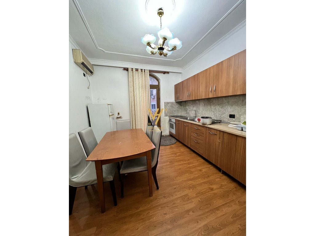 JEPET APARTAMENT 2+1 ME QERA TE ISH TREGU ELEKTRIK 500 EURO 2