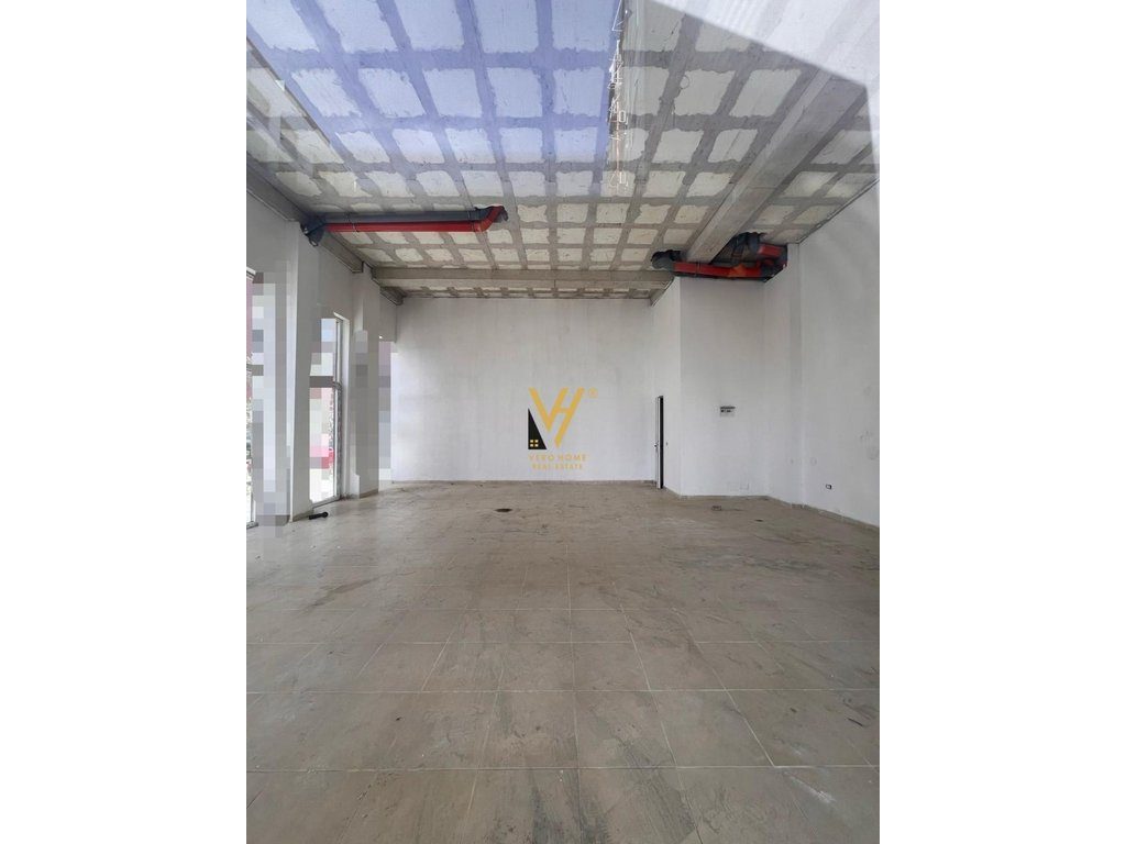 JEPET DYQAN 75 M2 ME QERA PRANE BULEVARDIT TE RI 80.000 LEKE