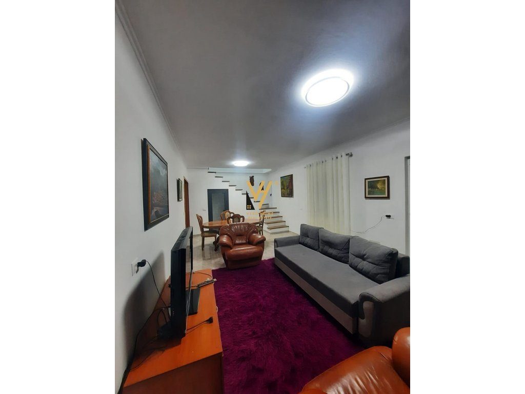 JEPET DUPLEX 2+1+2 ME QIRA NE QENDER 800 EURO