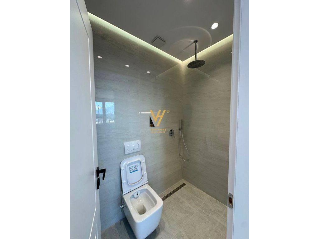 JEPET APARTAMENT 2+1+2+BLK ME QERA TE KOMUNA E PARISIT 70.000 LEKE 4
