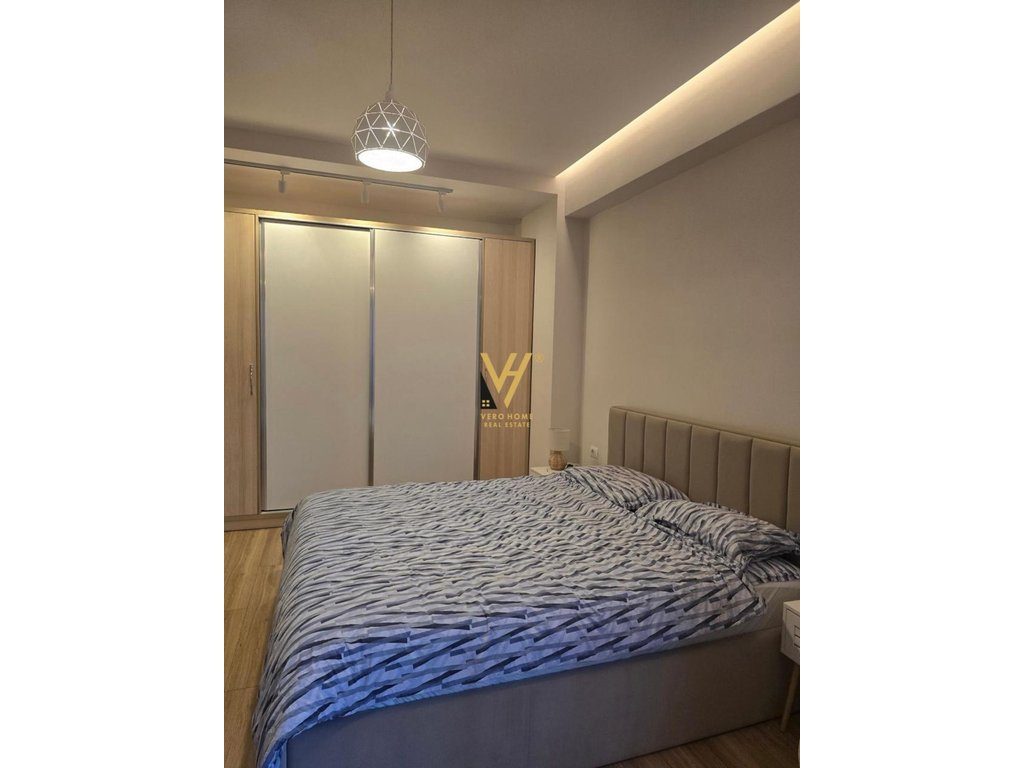 JEPET APARTAMENT 2+1+2+BLK ME QERA TEK BULEVARDI I RI 900 EURO 3