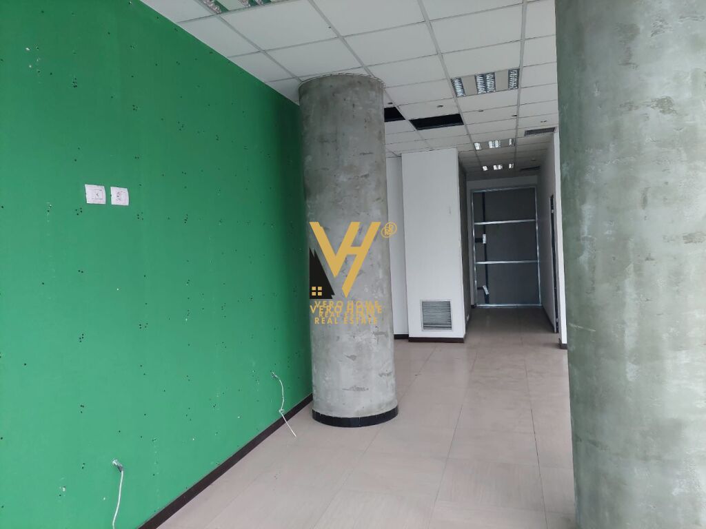 JEPET ZYRE 230 M2 ME QERA TE PALLATI ME SHIGJETA 2.800 EURO 3