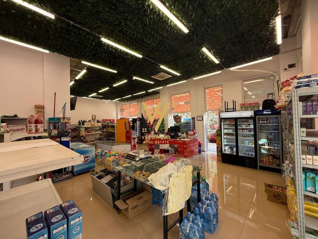 JEPET SUPERMARKET 116 M2 ME QIRA TE STACIONI I TRENIT 1.400 EURO 3