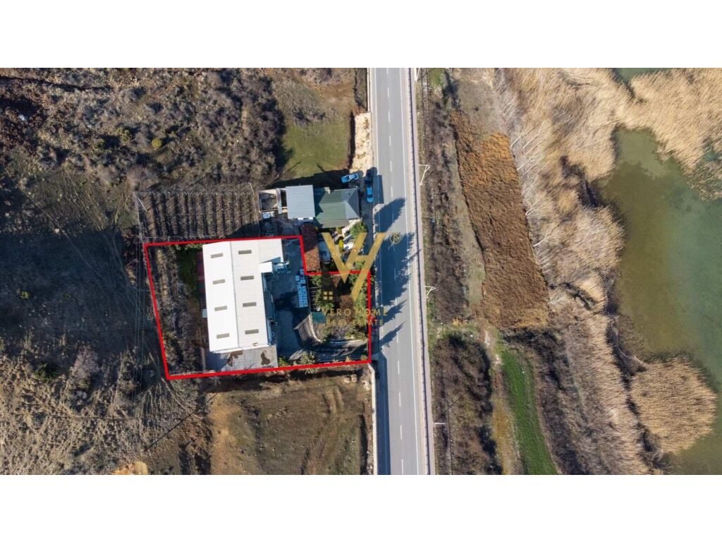 Shitet truall ne Pogradec afer liqenit 1057 m2