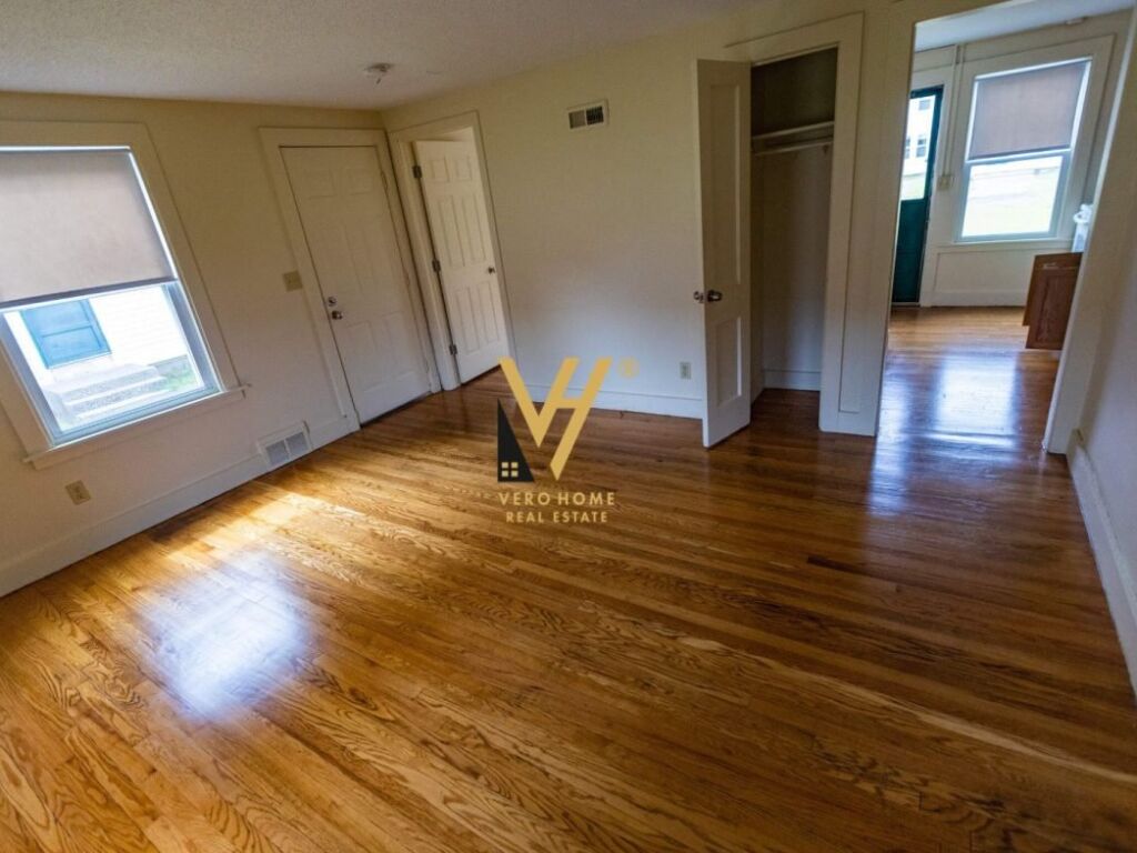 Shitet Apartament 1+1+ballkon dhe Garsoniere te Bar Universi , Unaza e Re 115 m2