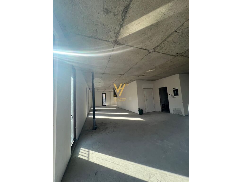 JEPET AMBIENT 164 M2 ME QERA TE RR.KOSOVAREVE 3.100 EURO 2