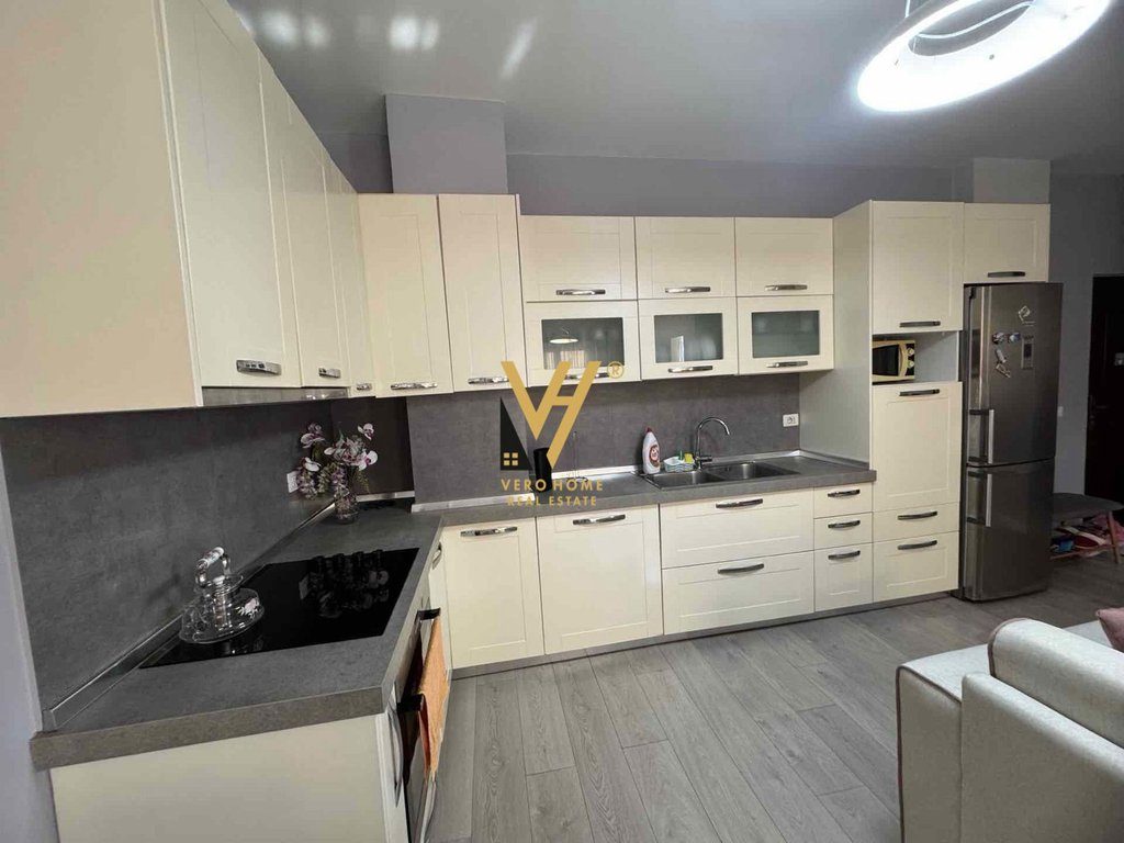 JEPET APARTAMENT 1+1+BLK ME QERA TE BULEVARDI I RI 60.000 LEKE 3