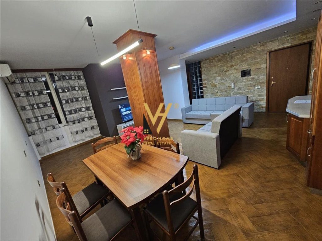 JEPET APARTAMENT 3+1+BLK ME QERA NE LAPRAKE 75.000 LEKE
