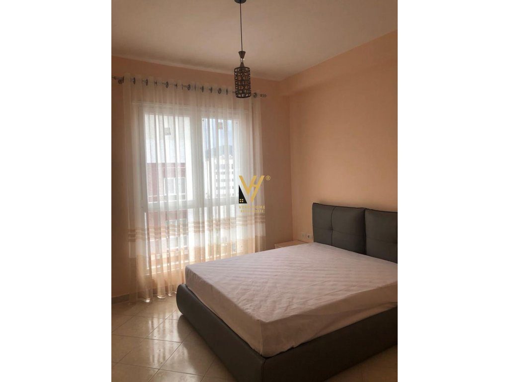 JEPET APARTAMENT 2+1 ME QIRA TE SQUARE 21 70.000 LEKE 2