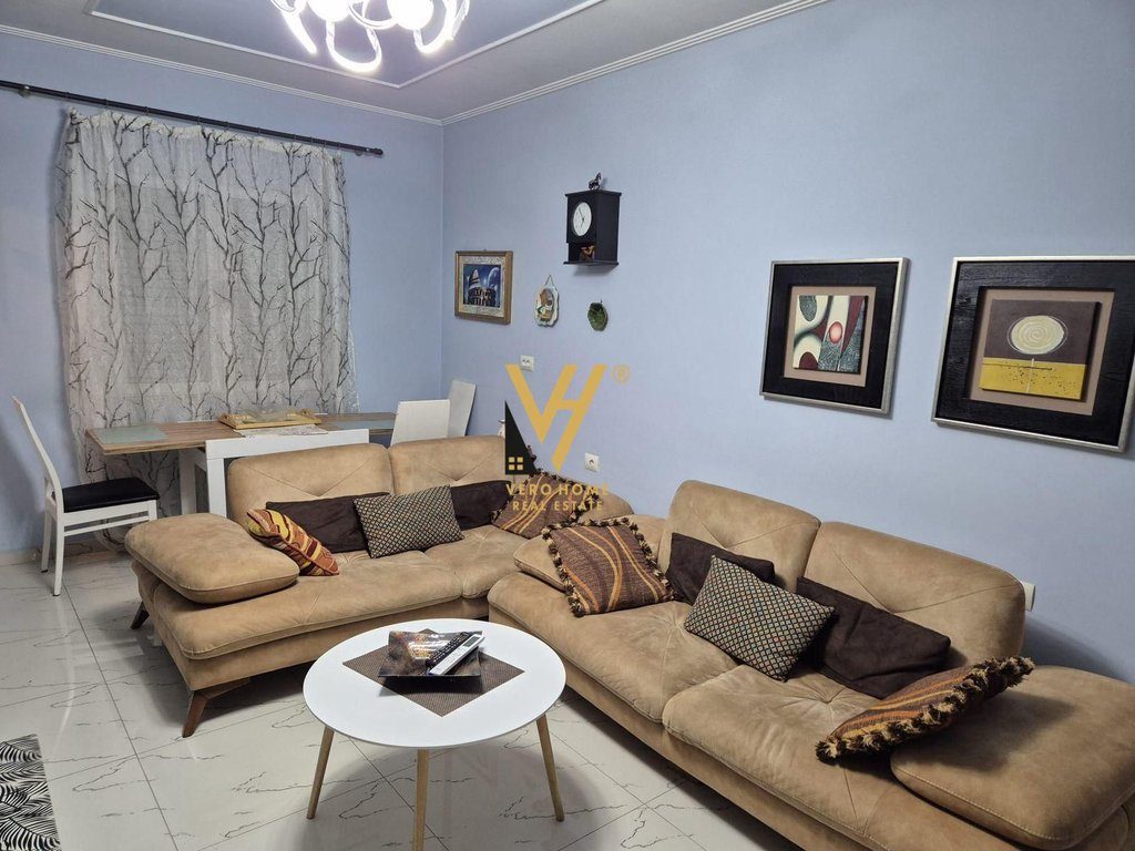 JEPET APARTAMENT 2+1+BLK ME QIRA TEK ISH TREGU ELEKTRIK 65.000 LEKE