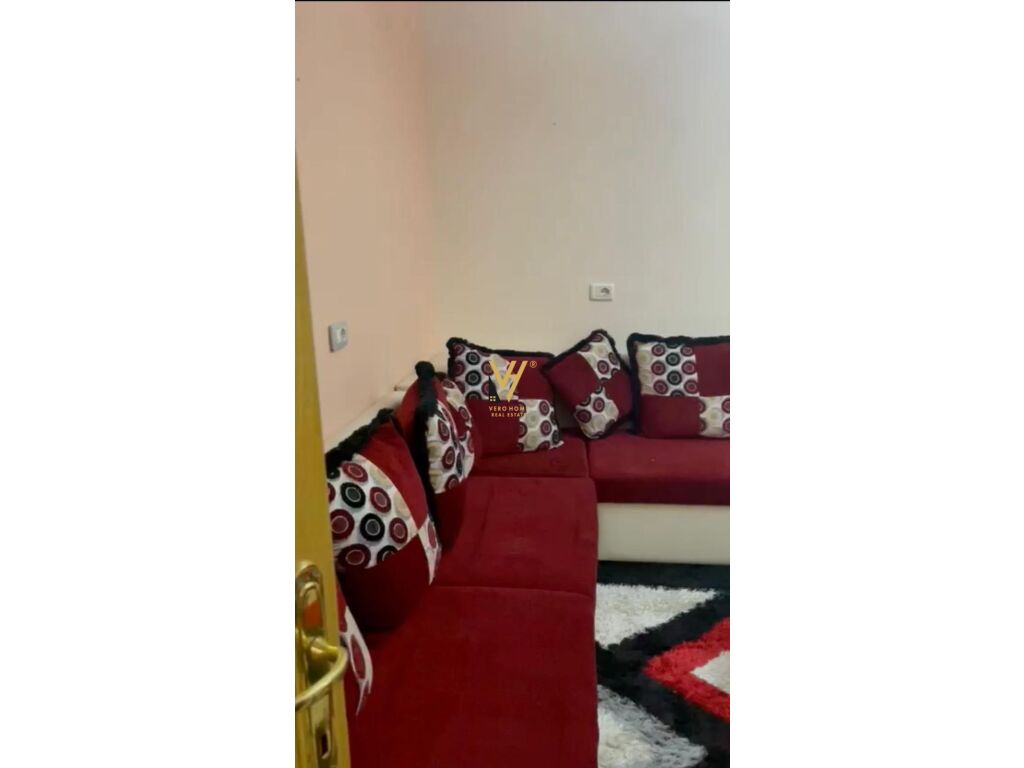 Jepet Apartament 2+1+ballkon me qera te Rruga Sali Butka 90 m2 3