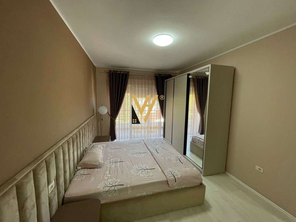 JEPET APARTAMENT 3+1+2+BLK ME QERA TE LIQENI I THATE 1.400 EURO 4