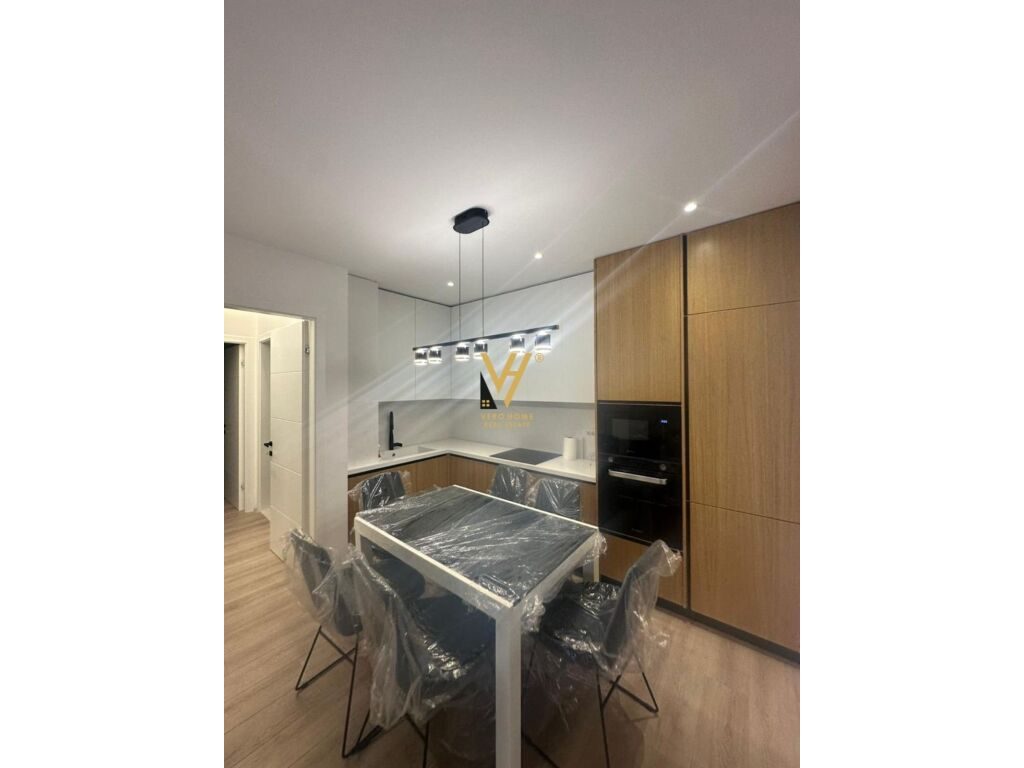 Jepet Apartament 2+1+2+ballkon me qera te Bulevardi i Ri 98 m2 2