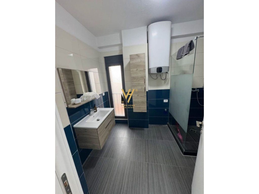 JEPET ZYRE 107 M2 ME QIRA TE RRUGA E ELBASANIT 900 EURO 3