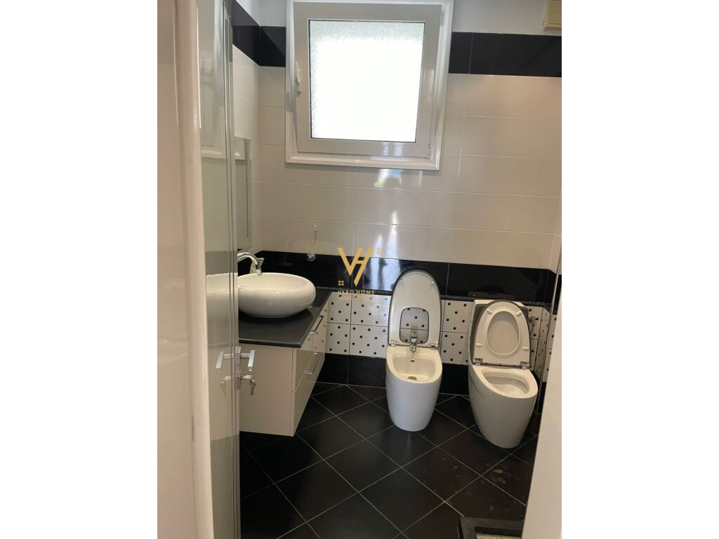 Shitet vile tre kateshe ne Institut 430 m2 3