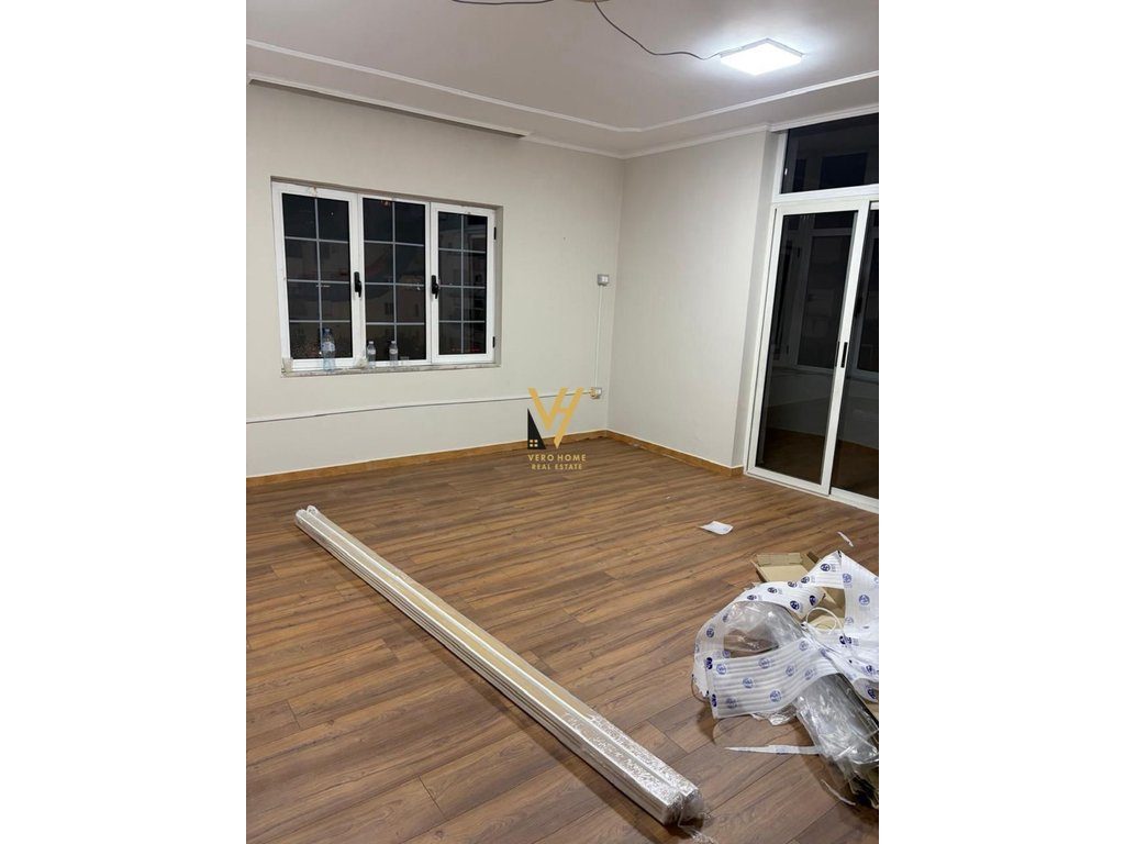 JEPET AMBIENT BIZNESI 178 M2 TE SHESHI WILLSON 1.600 EURO