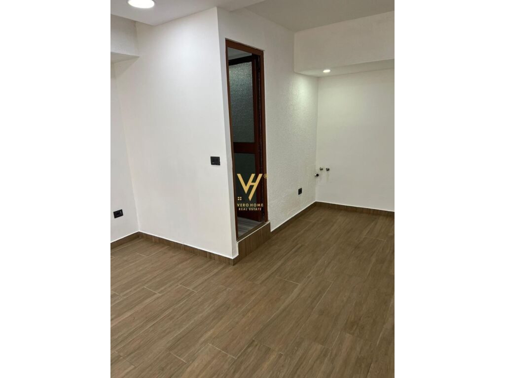 Shitet dyqan te Ish Ekspozita Sot 60 m2