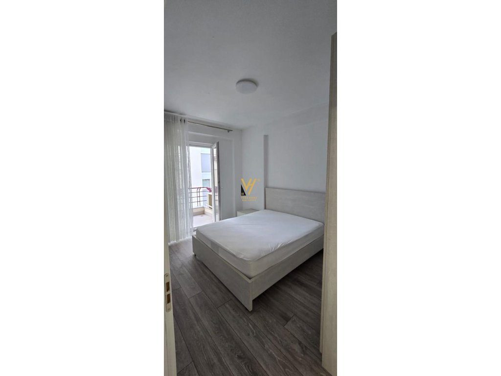 JEPET APARTAMENT 2+1+BLK ME QIRA TE LIQENI I THATE 60.000 LEKE 3