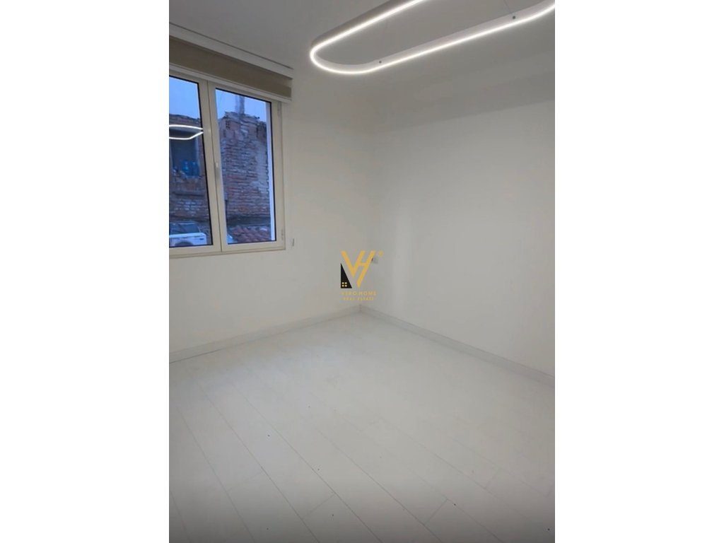 JEPET APARTAMENT 1+1 ME QIRA TE ZOGU I ZI 650 EURO 1