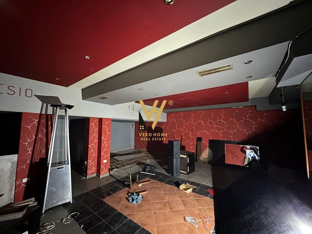 JEPET DYQAN 220 M2 ME QERA TE PAZARI I RI 1.500 EURO 4