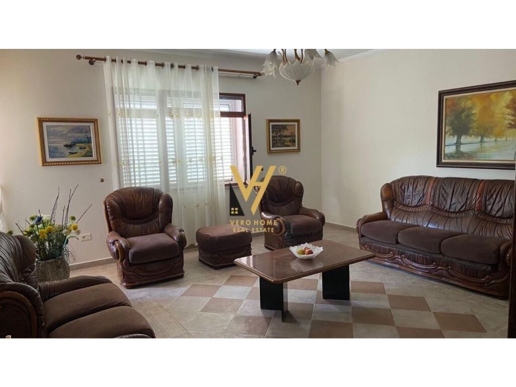 Jepet Apartament 2+1+ballkon me qera prane Oxhakut 120 m2
