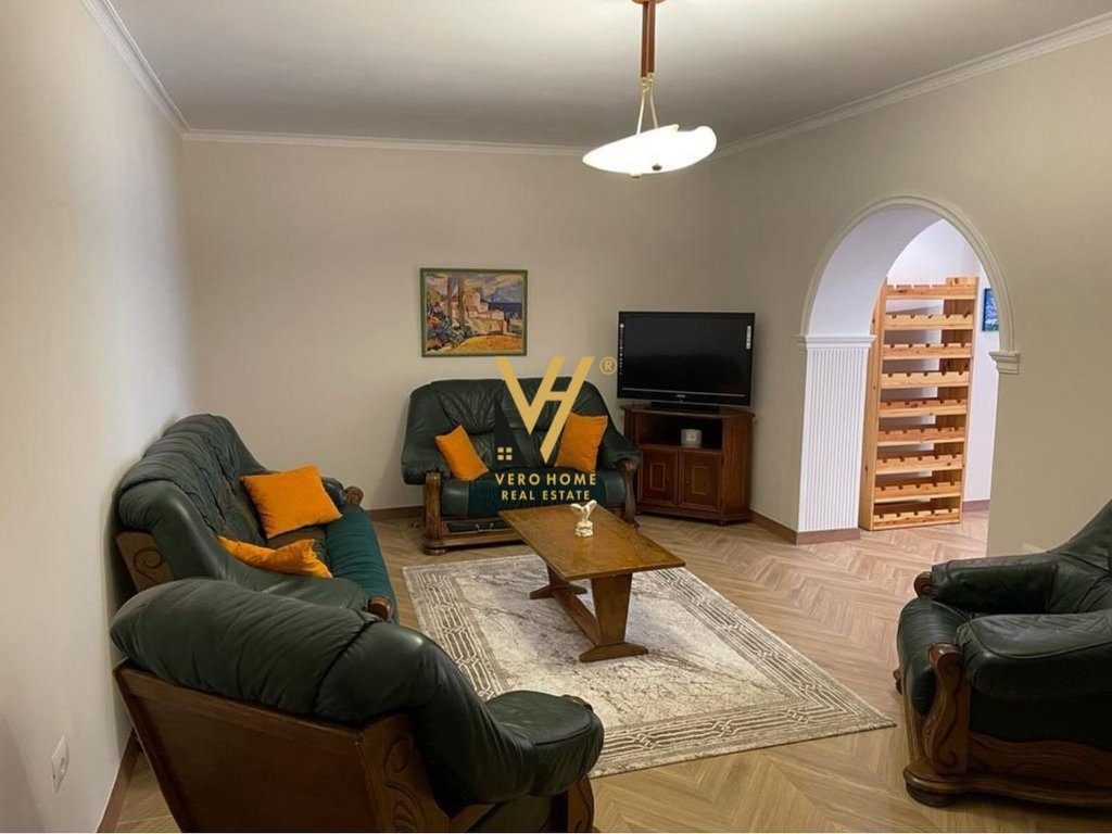 JEPET APARTAMENT 2+1 ME QERA TE MOZAIKU 75.000 LEKE