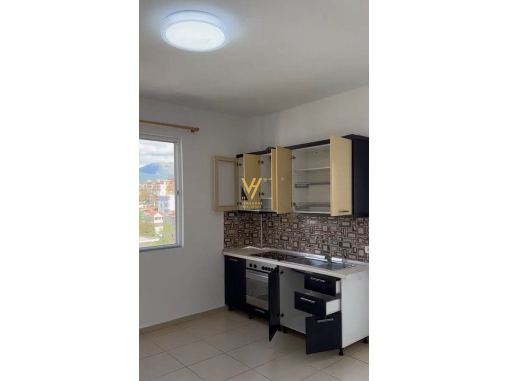 JEPET ZYRE 75 M2 ME QIRA TE 5 MAJI 350 EURO