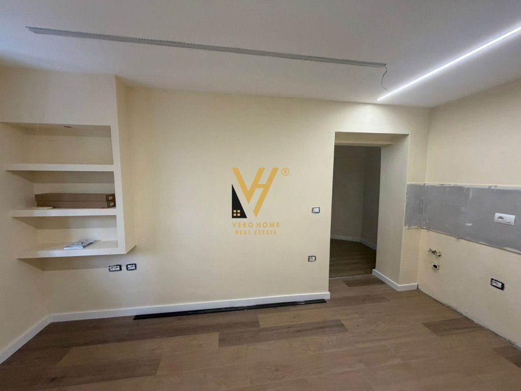 SHITET GARSONIERE 27.4 M2 TEK RRUGA ELBASANIT 78.000 EURO