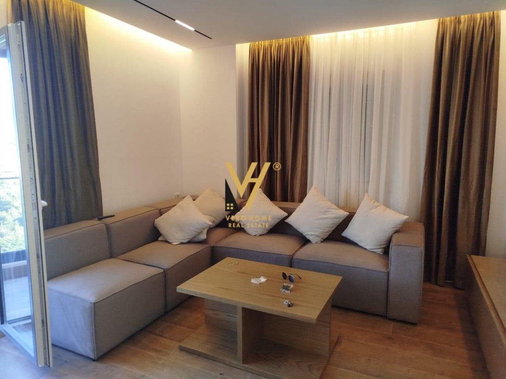 JEPET APARTAMENT 2+1+2 ME QERA TE KODRA E DIELLIT 1.200 EURO