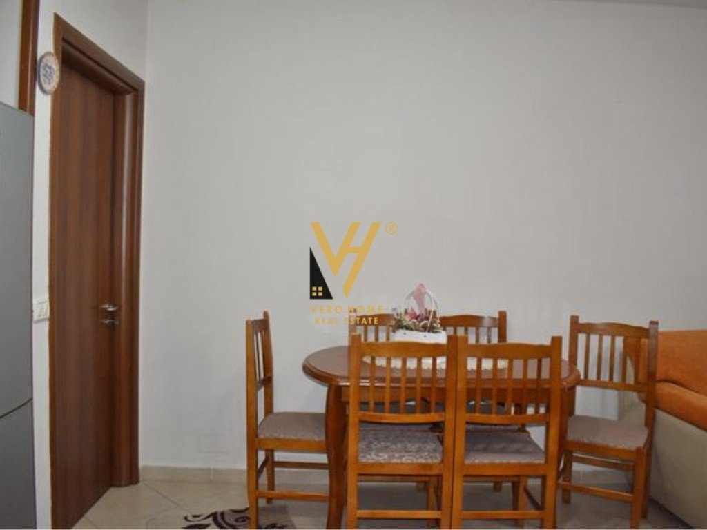 JEPET APARTAMENT 2+1+BLK ME QERA TE MINE PEZA 65.000 LEKE 3
