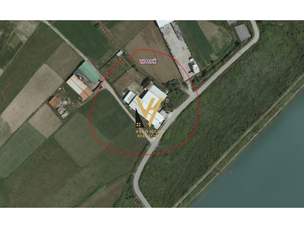 Shiten dy kapanpne + shtepi private te City Park 4150 m2 3