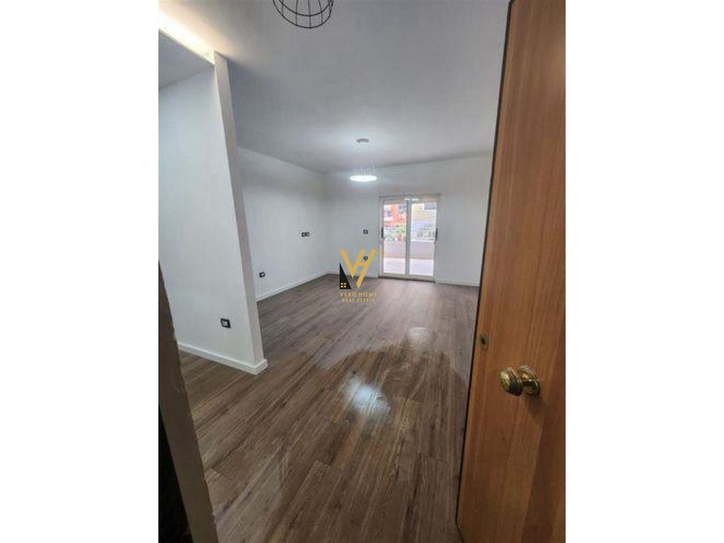 JEPET APARTAMENT 2+1+BLK ME QERA TE KOPSHTI ZOOLOGJIK 80.000 LEKE 1