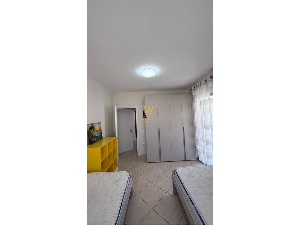 JEPET APARTAMENT 2+1 ME QERA TE ASTIR 55.000 LEKE 4