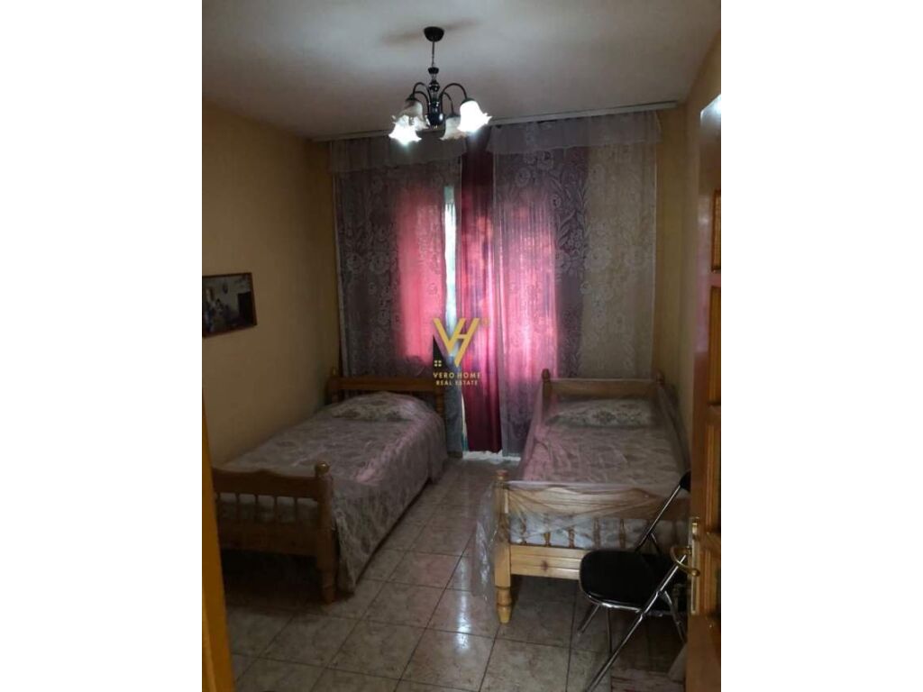 Shitet apartament 3+1+2 te Pallati me Shigjeta 95 m2 2