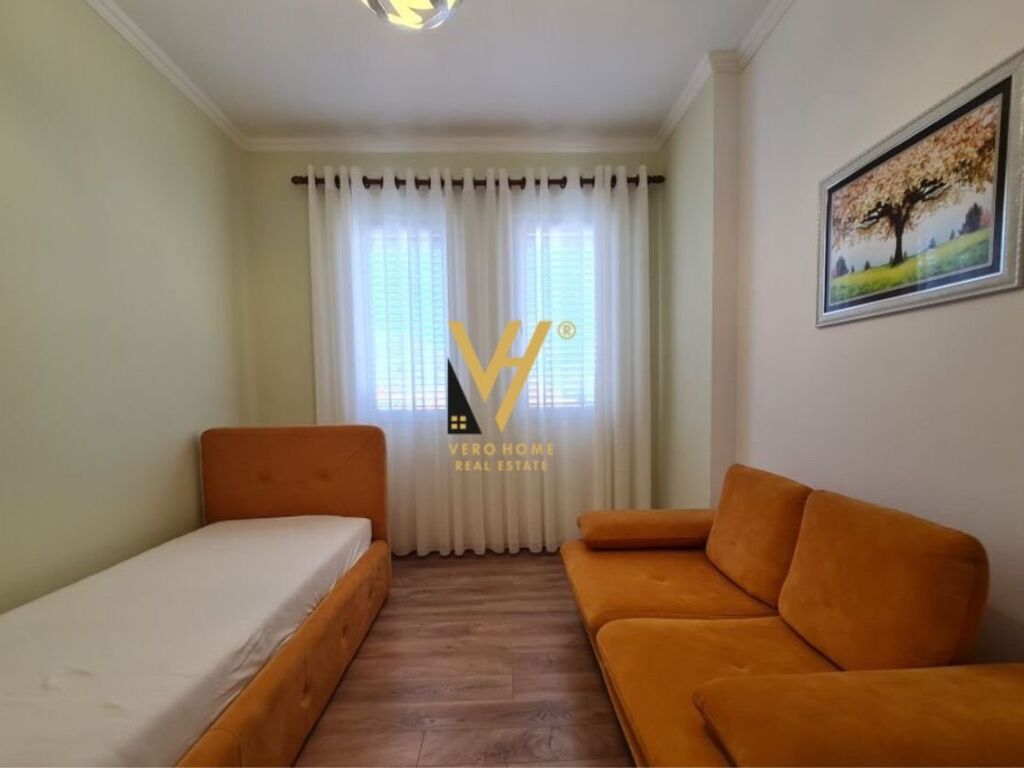 Jepet Apartament 2+1+2+ballkon me qera te Amerikan 3 , Yzberisht 130 m2
