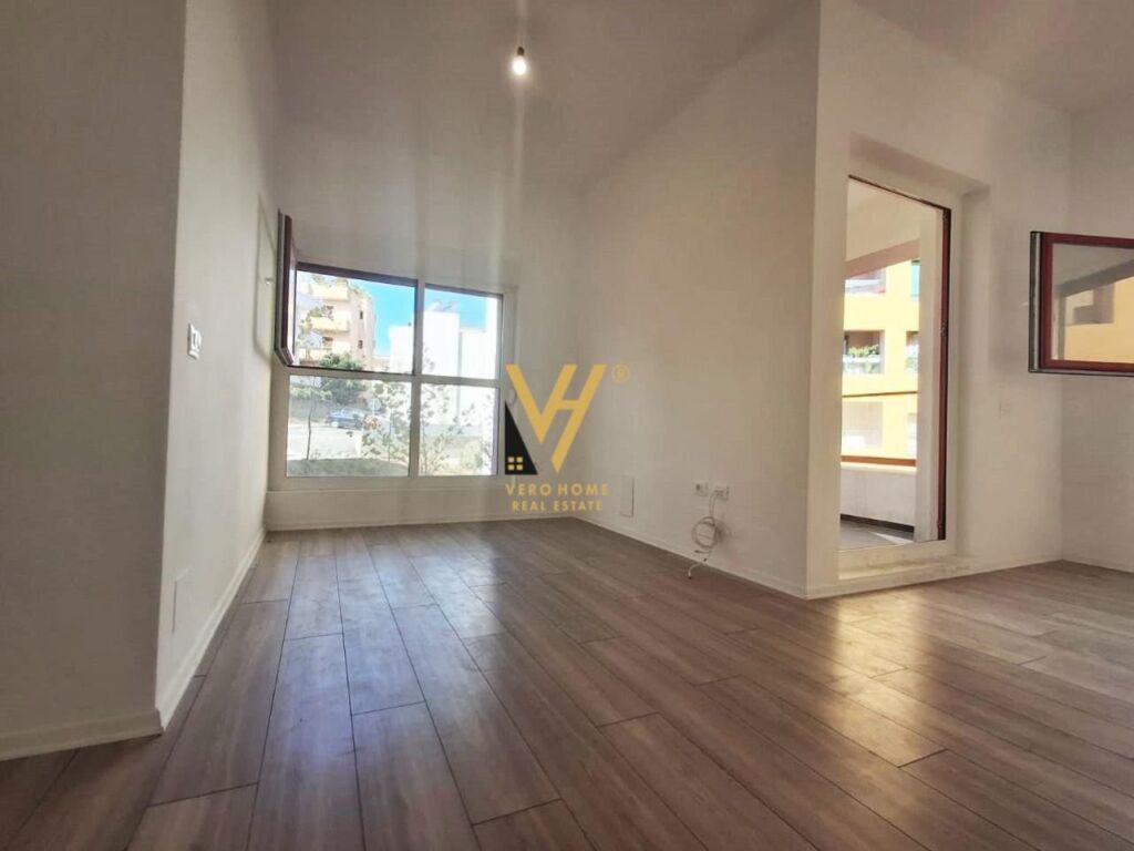 Shitet Apartament 1+1+ballkon te Mangalemi , Ali Demi 67 m2 4