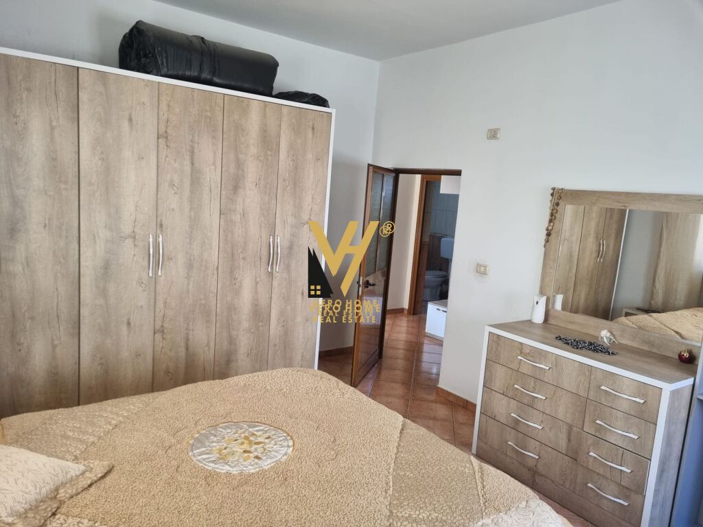 JEPET SHTEPI DY KATESHE ME QERA NE KOMBINAT 1.100 EURO 3