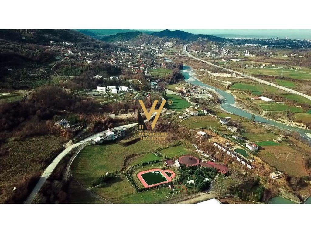 SHITET TOKE TRUALL 8.500 M2 TE FERMA 100, VISHAJ 978.000 EURO