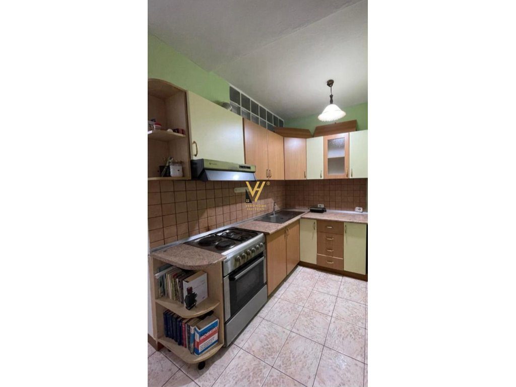 JEPET APARTAMENT 1+1 ME QERA NE MYSLYM SHYR 50.000 LEKE 3
