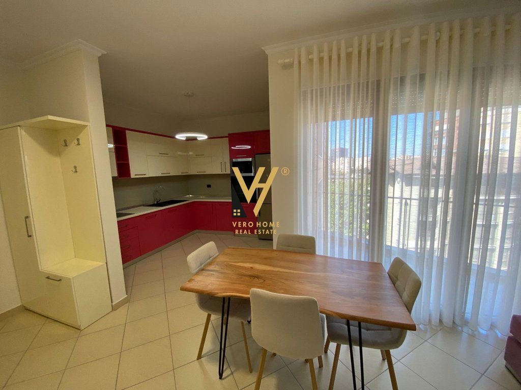 JEPET APARTAMENT 2+1+2+2BLK ME QIRA RRUGA E KOSOVAREVE 1.100 EURO 2
