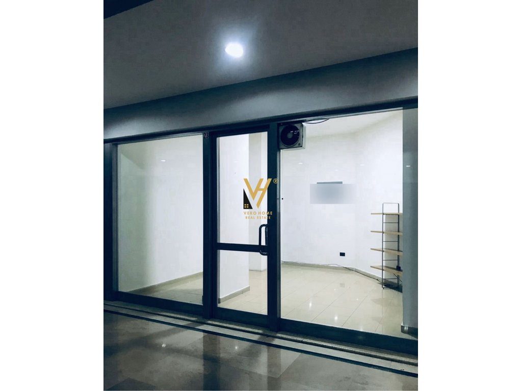 JEPET AMBIENT 32 M2 ME QERA NE QENDER 600 EURO