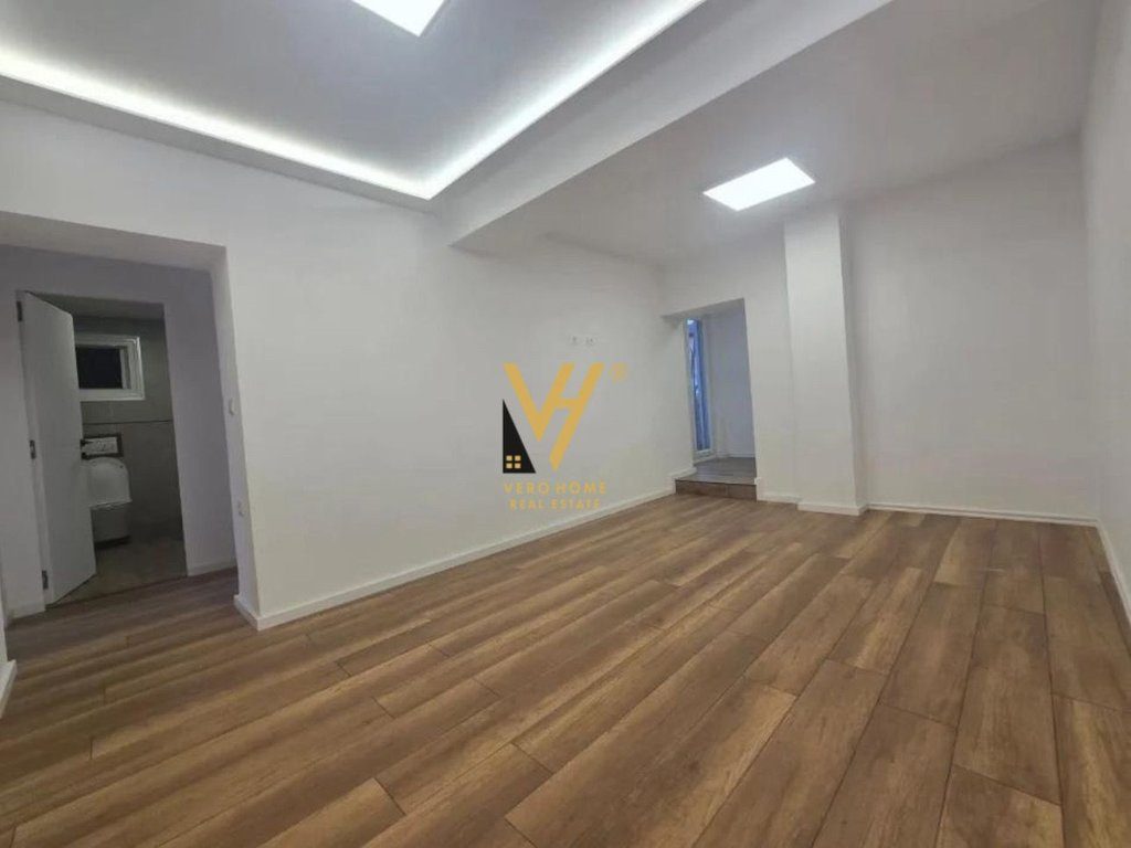 JEPET ZYRE 78 M2 ME QIRA TE BRRYLI 750 EURO 3