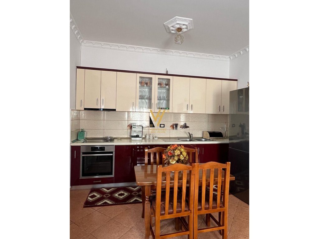 JEPET APARTAMENT 2+1+BLK ME QERA TE SIRI KODRA 50.000 LEKE 2
