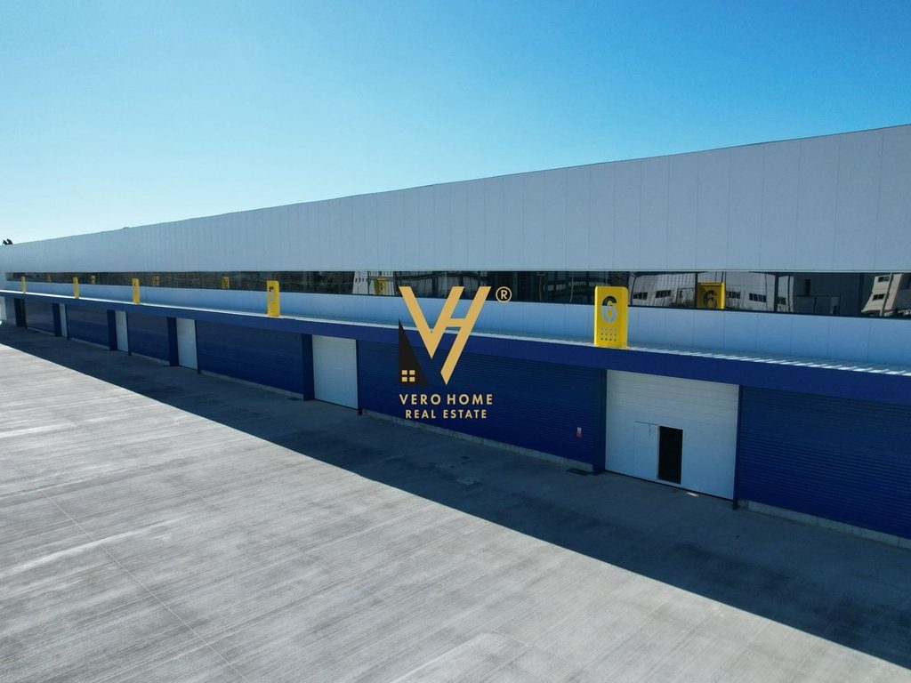 JEPE KAPANON 6.200 M2 ME QERA NE VORE 37.000 EURO