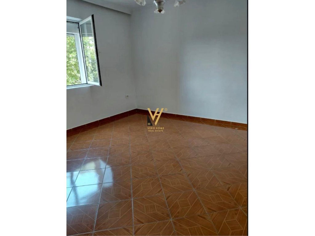 JEPET APARTAMENT 2+1 ME QIRA TE BLV.BAJRAM CURRI 45.000 LEKE 4