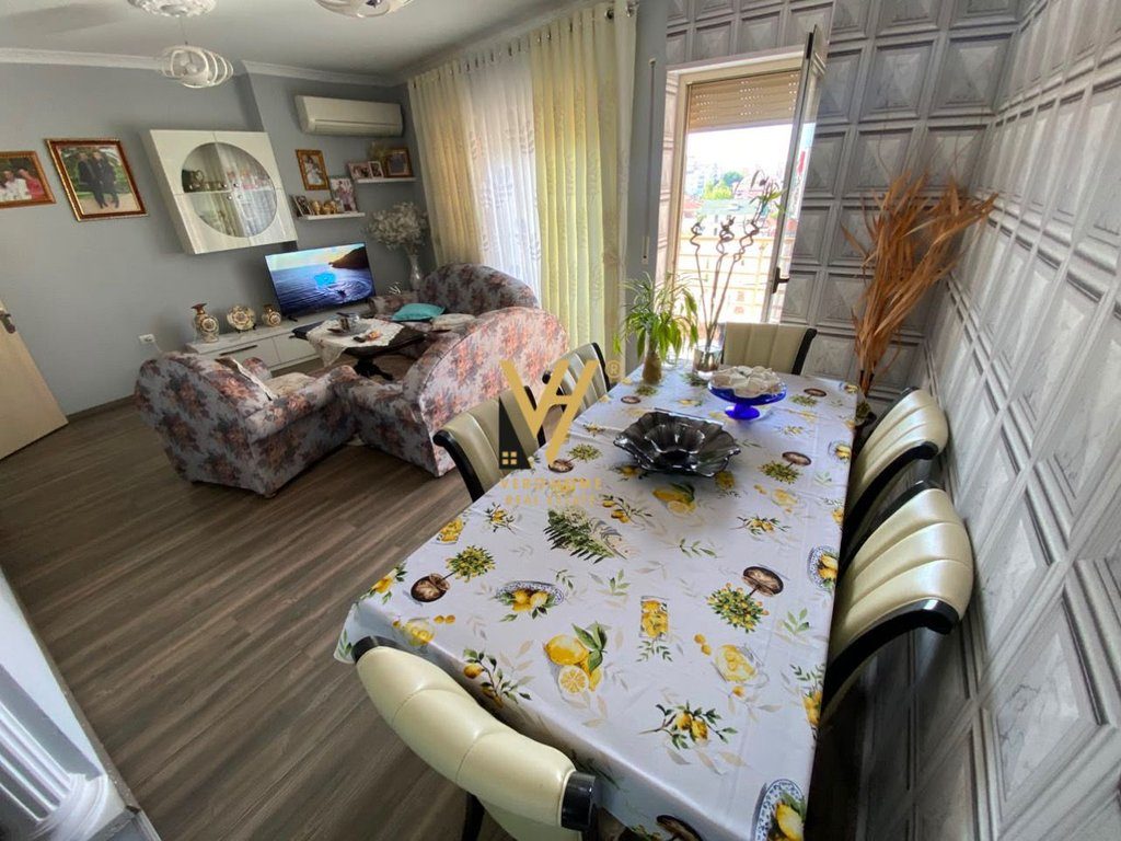 SHITET APARTAMENT 2+1+2+BLK TE STACIONI TRENIT 260.000 EURO 2