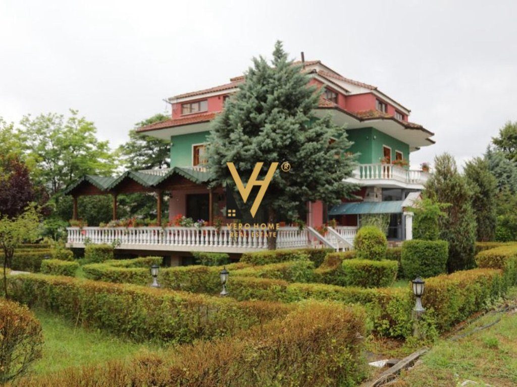 SHITET HOTEL 3 KATESH NE KORCE 500.000 EURO