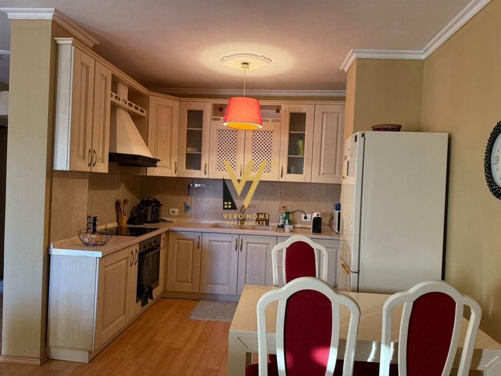 JEPET APARTAMENT 1+1+BLK ME QIRA TE RRUGA BESIM ALLA 45.000 LEKE 3