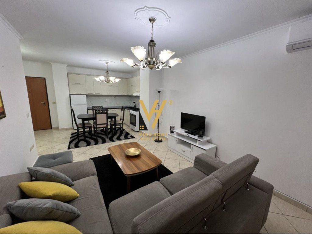 JEPET APARTAMENT 2+1+BLK ME QERA TE KOMUNA E PARISIT 650 EURO